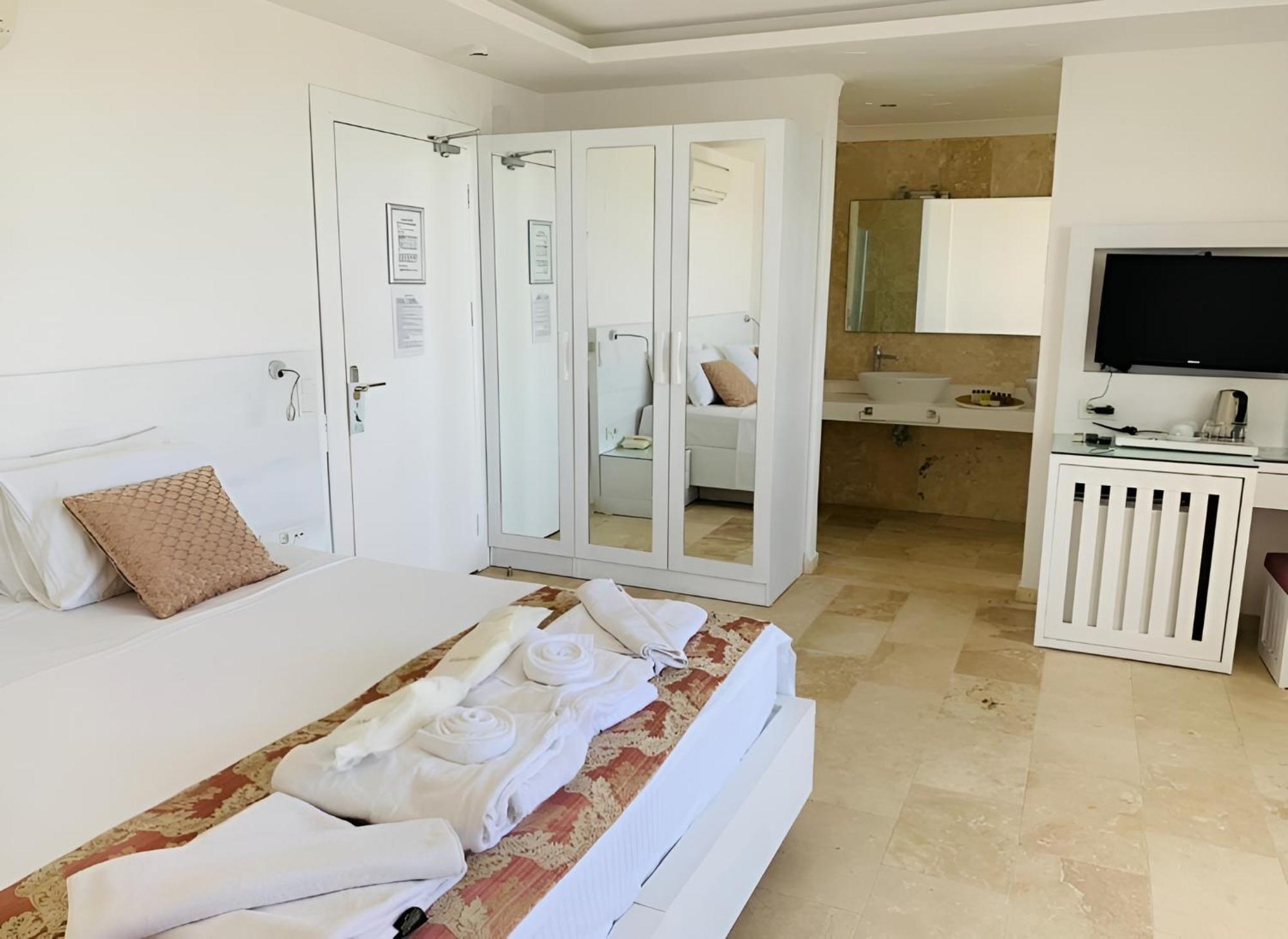 Oasis Hotel (Adults Only) カルカン エクステリア 写真